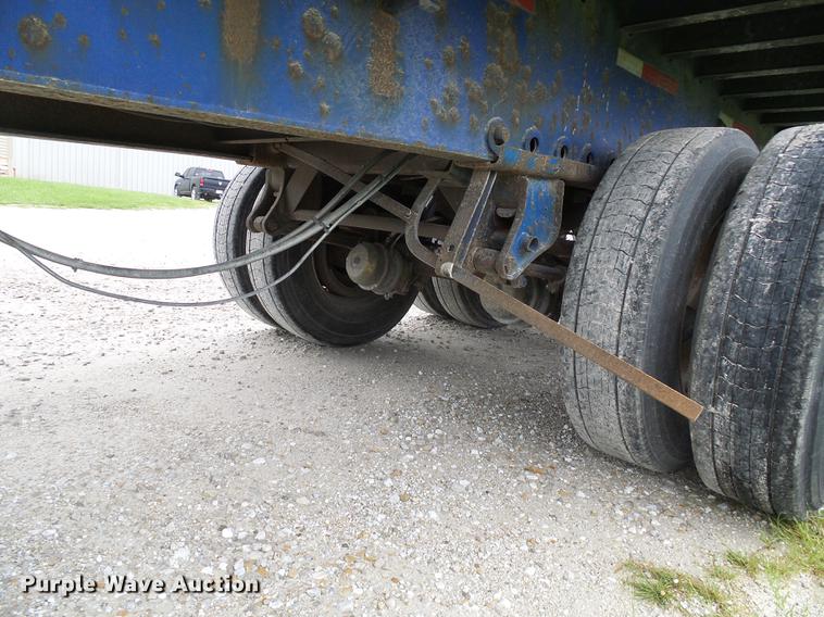 image for item DE5214 2000 Wabash side curtain trailer