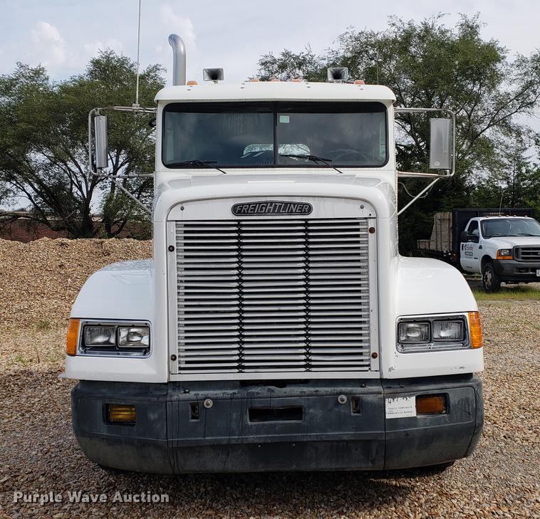 image for item DF2433 1999 Freightliner FLD120 semi truck