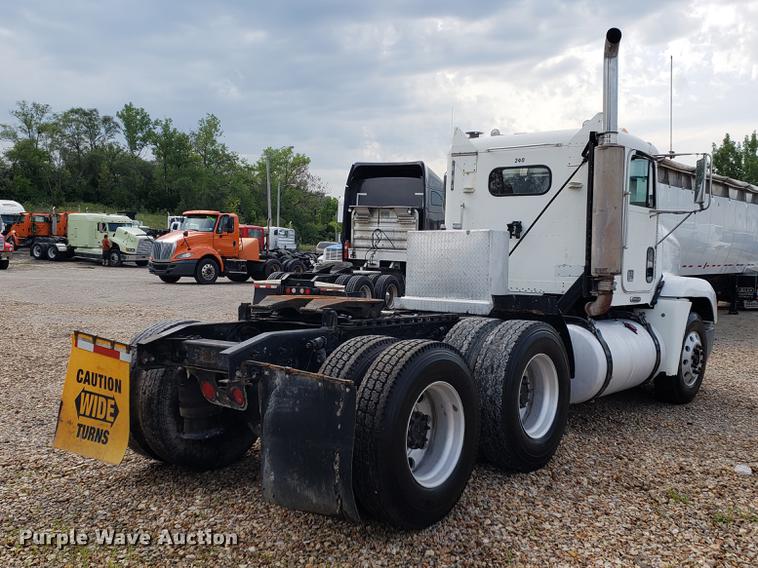 image for item DF2433 1999 Freightliner FLD120 semi truck