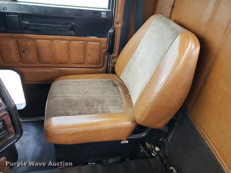 image for item DF2433 1999 Freightliner FLD120 semi truck