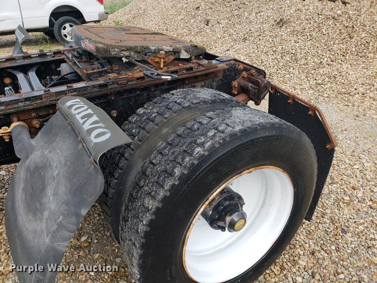 image for item DF2434 1992 White GMC WG semi truck