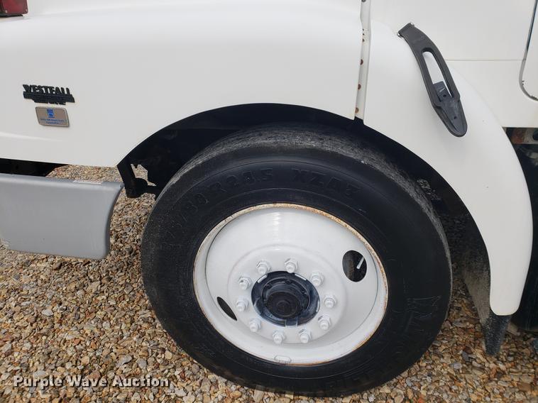 image for item DF2434 1992 White GMC WG semi truck