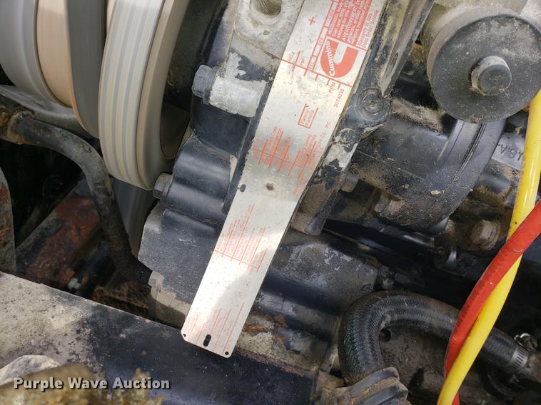 image for item DF2434 1992 White GMC WG semi truck