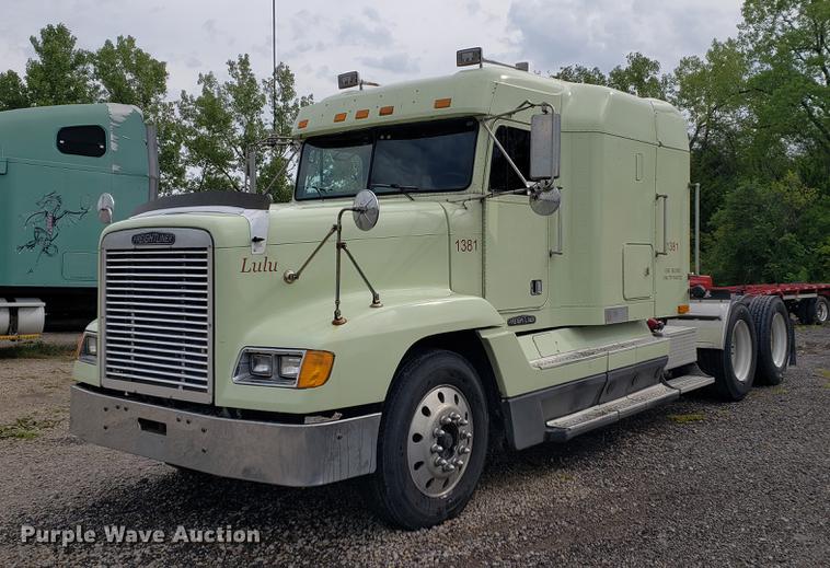 image for item DF2435 1996 Freightliner FLD120 semi truck
