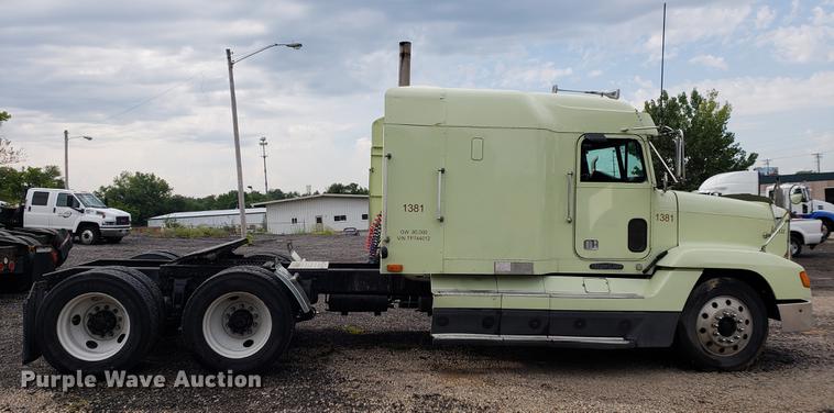image for item DF2435 1996 Freightliner FLD120 semi truck