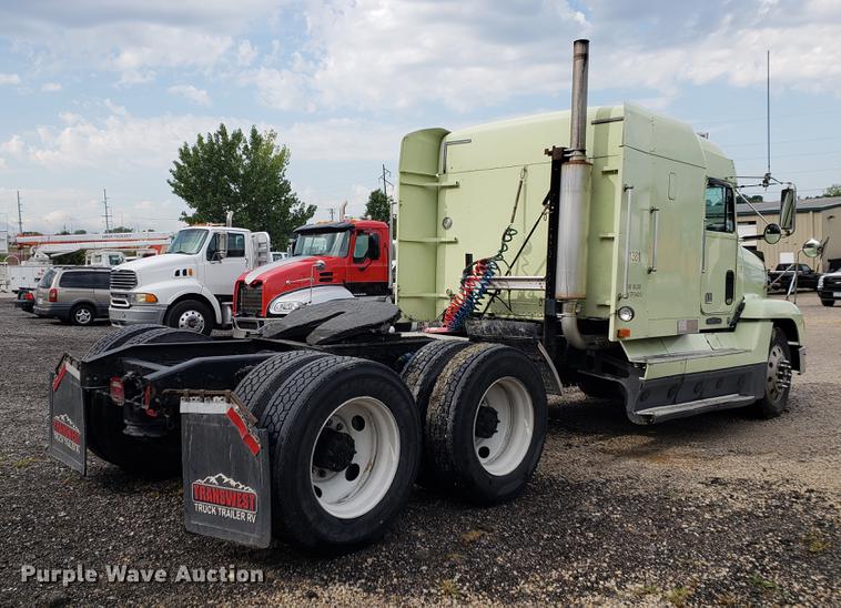 image for item DF2435 1996 Freightliner FLD120 semi truck
