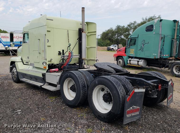 image for item DF2435 1996 Freightliner FLD120 semi truck