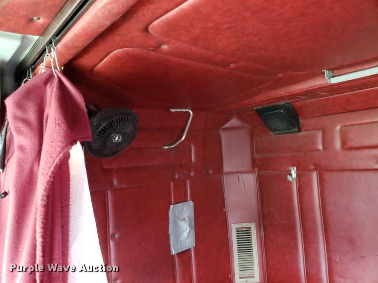 image for item DF2435 1996 Freightliner FLD120 semi truck