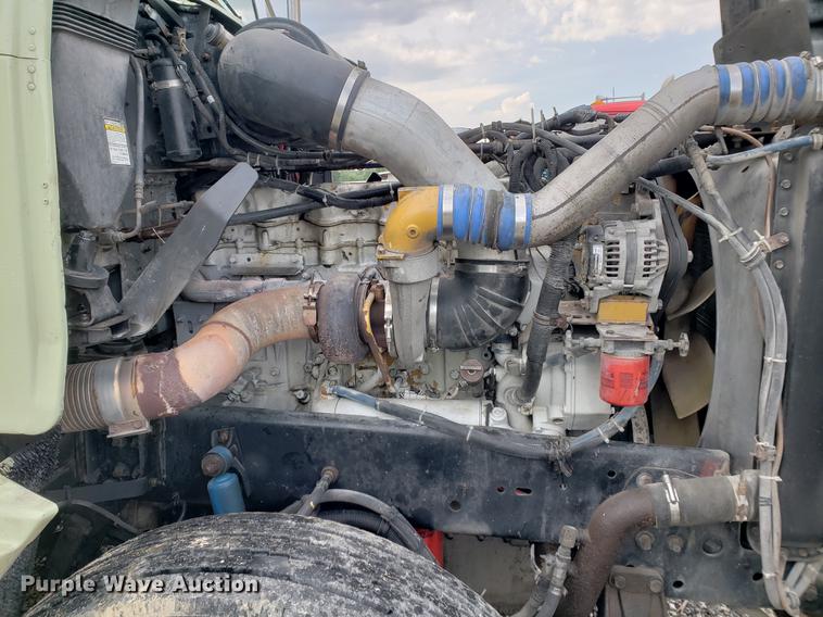 image for item DF2435 1996 Freightliner FLD120 semi truck