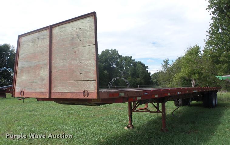 image for item EI9904 1984 Lufkin flatbed trailer