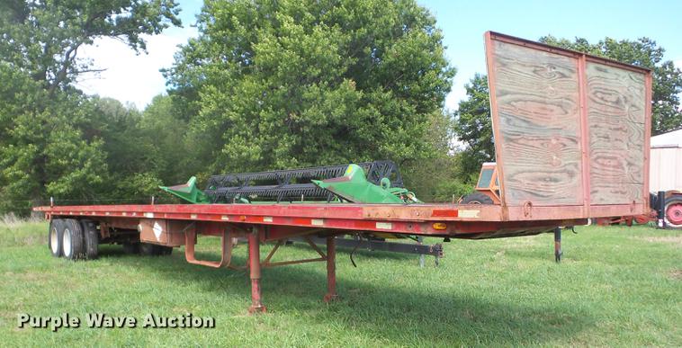 image for item EI9904 1984 Lufkin flatbed trailer