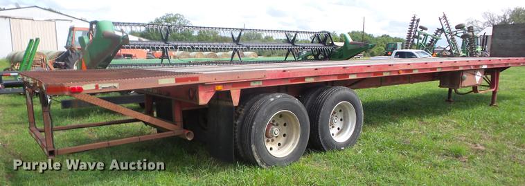 image for item EI9904 1984 Lufkin flatbed trailer