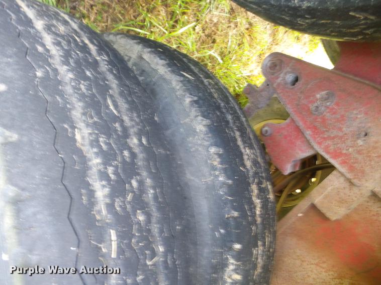 image for item EI9904 1984 Lufkin flatbed trailer