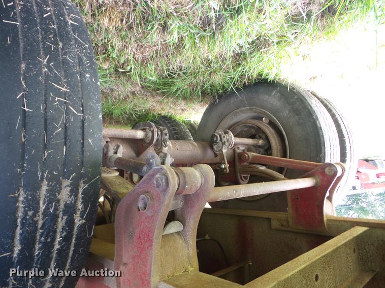 image for item EI9904 1984 Lufkin flatbed trailer