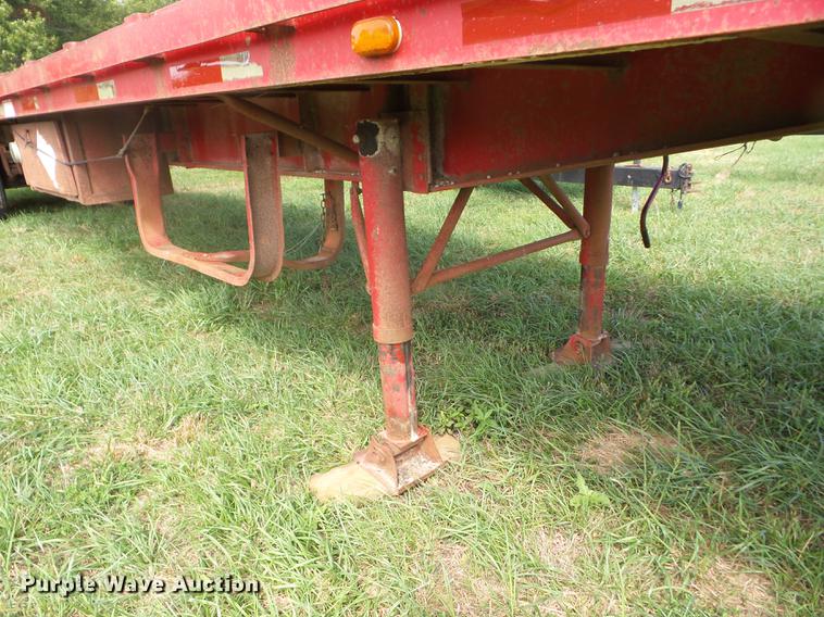 image for item EI9904 1984 Lufkin flatbed trailer