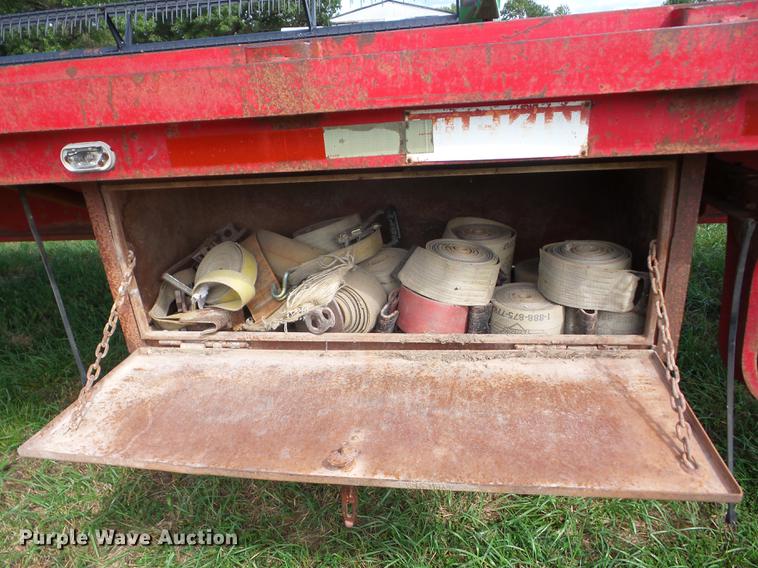 image for item EI9904 1984 Lufkin flatbed trailer