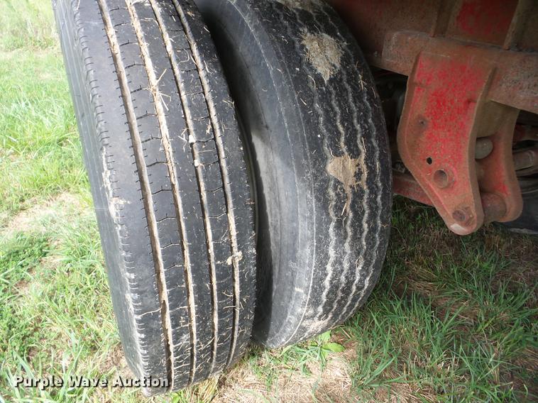 image for item EI9904 1984 Lufkin flatbed trailer