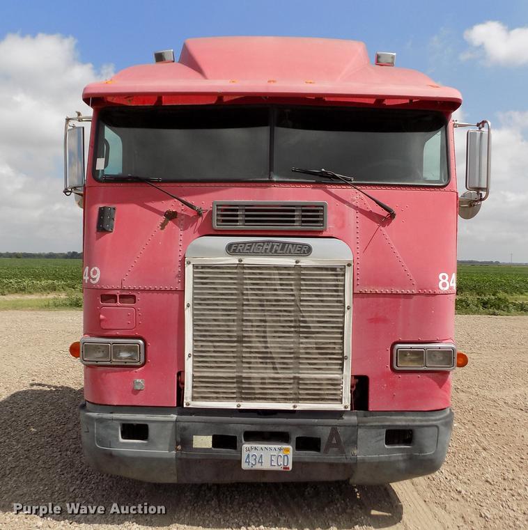 image for item ER9084 1989 Freightliner COE semi truck