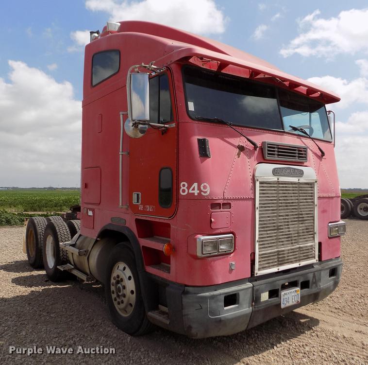 image for item ER9084 1989 Freightliner COE semi truck