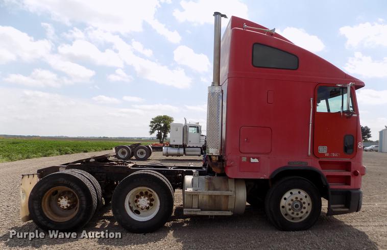 image for item ER9084 1989 Freightliner COE semi truck