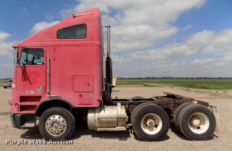 image for item ER9084 1989 Freightliner COE semi truck