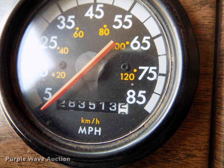 image for item ER9084 1989 Freightliner COE semi truck