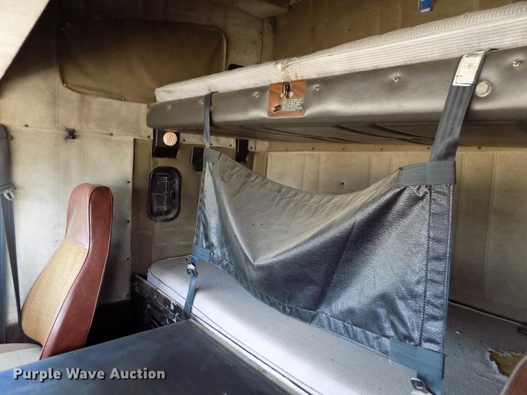 image for item ER9084 1989 Freightliner COE semi truck