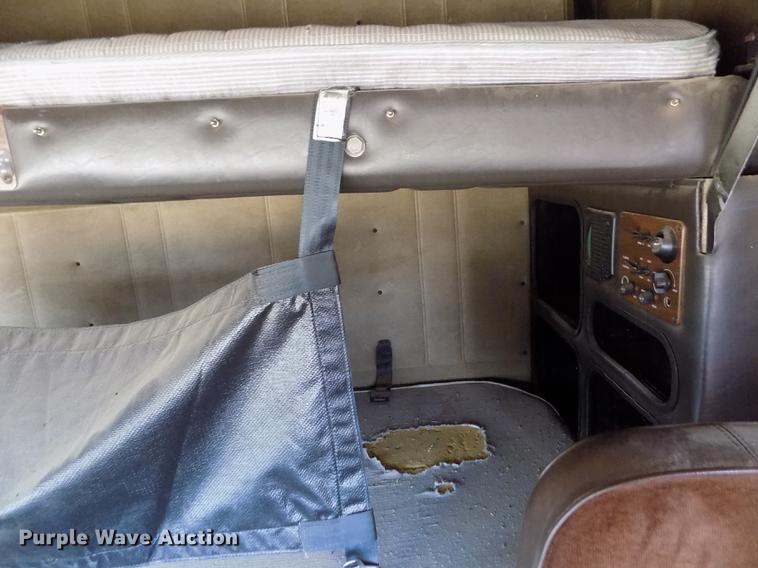 image for item ER9084 1989 Freightliner COE semi truck