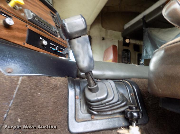 image for item ER9084 1989 Freightliner COE semi truck