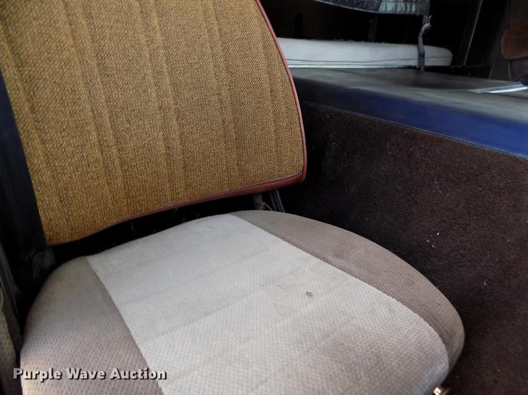 image for item ER9084 1989 Freightliner COE semi truck