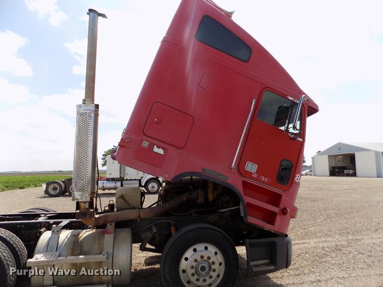 image for item ER9084 1989 Freightliner COE semi truck