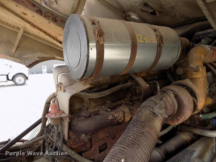 image for item ER9084 1989 Freightliner COE semi truck