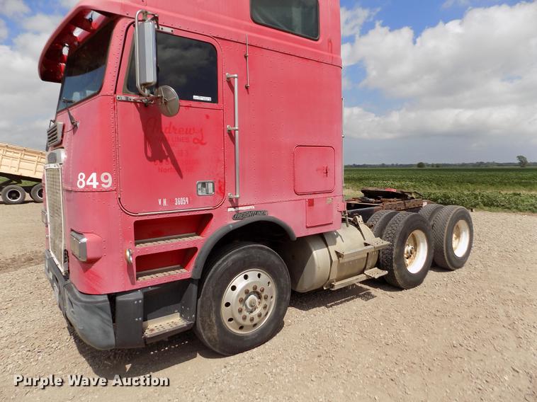 image for item ER9084 1989 Freightliner COE semi truck