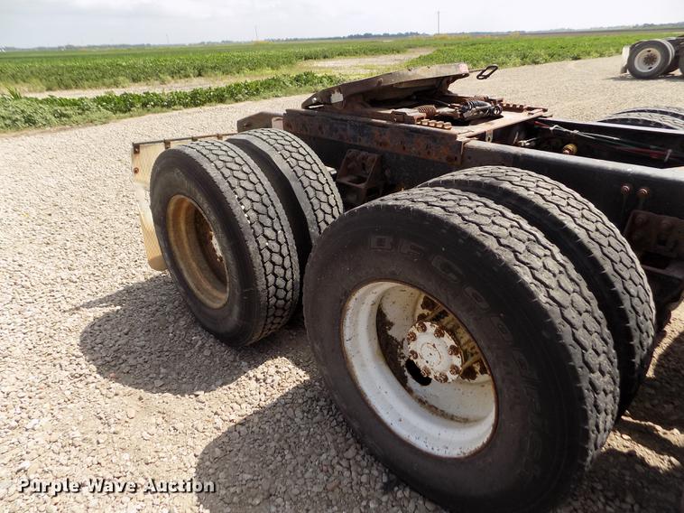 image for item ER9084 1989 Freightliner COE semi truck
