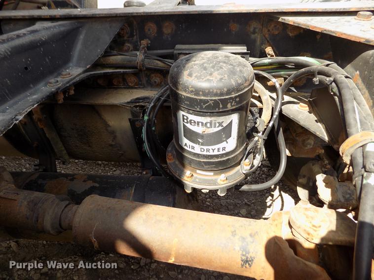 image for item ER9084 1989 Freightliner COE semi truck