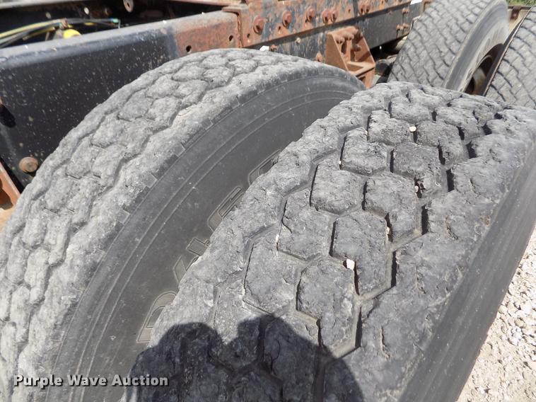 image for item ER9084 1989 Freightliner COE semi truck