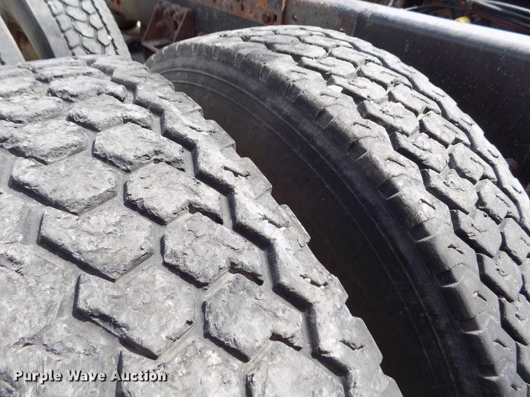 image for item ER9084 1989 Freightliner COE semi truck