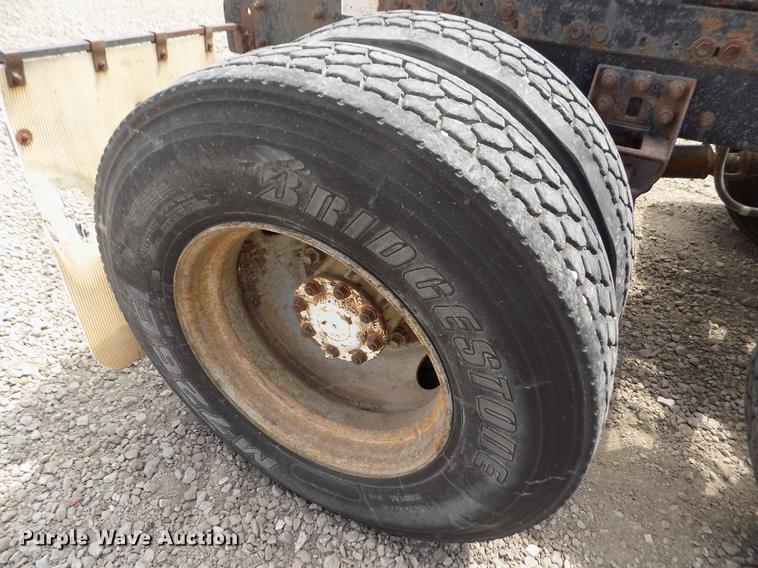 image for item ER9084 1989 Freightliner COE semi truck