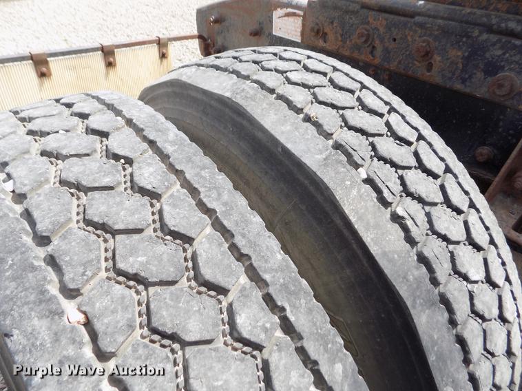 image for item ER9084 1989 Freightliner COE semi truck