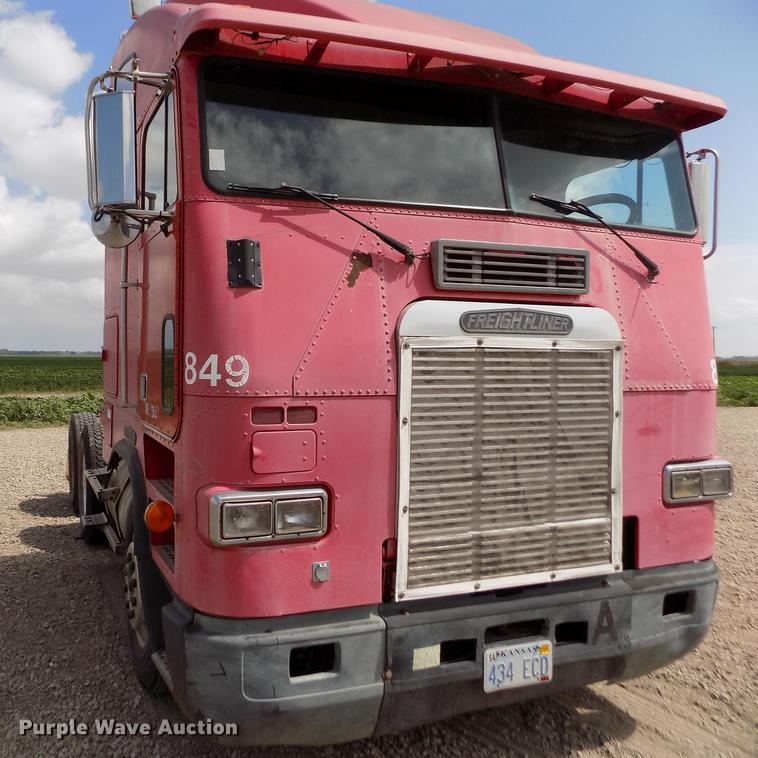 image for item ER9084 1989 Freightliner COE semi truck