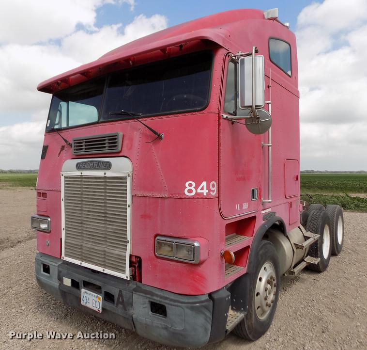 image for item ER9084 1989 Freightliner COE semi truck