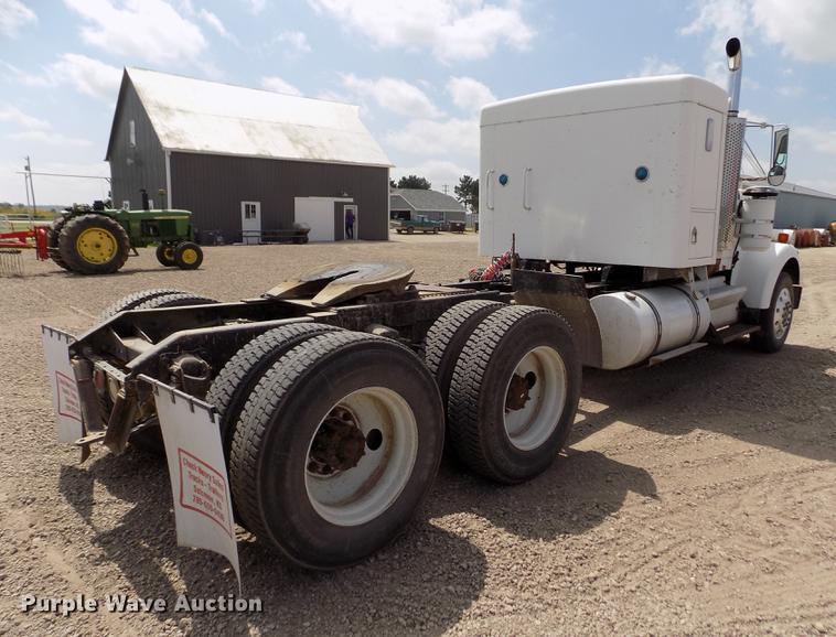 image for item ER9085 1984 Kenworth W900 semi truck