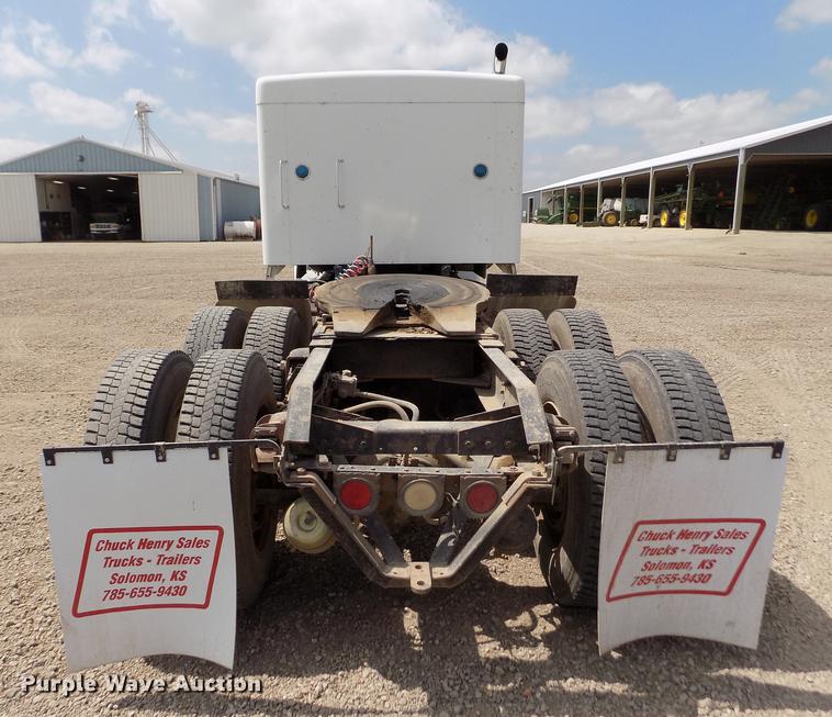 image for item ER9085 1984 Kenworth W900 semi truck