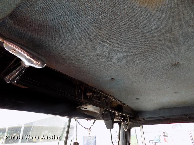 image for item ER9085 1984 Kenworth W900 semi truck