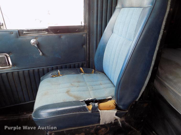 image for item ER9085 1984 Kenworth W900 semi truck