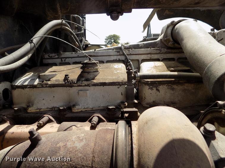 image for item ER9085 1984 Kenworth W900 semi truck