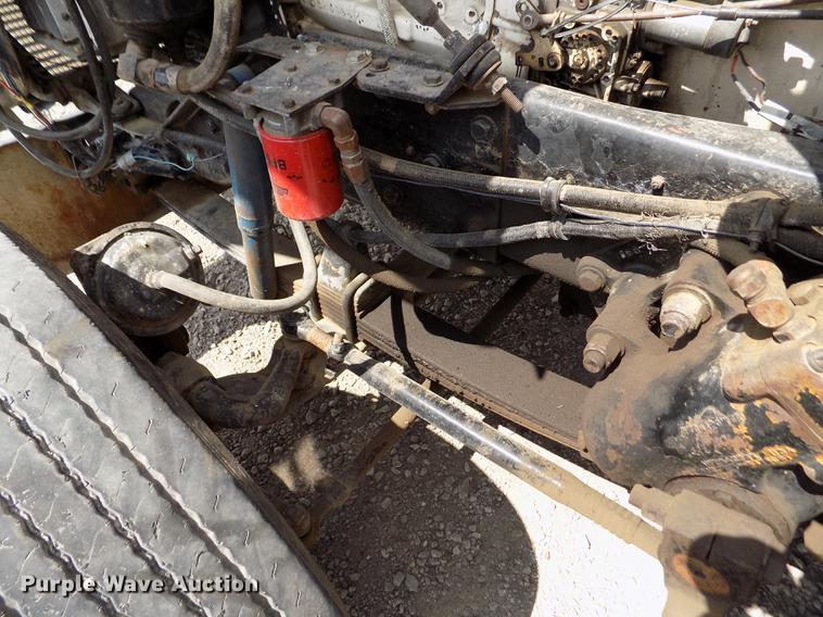 image for item ER9085 1984 Kenworth W900 semi truck