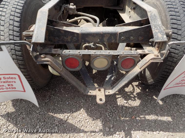 image for item ER9085 1984 Kenworth W900 semi truck