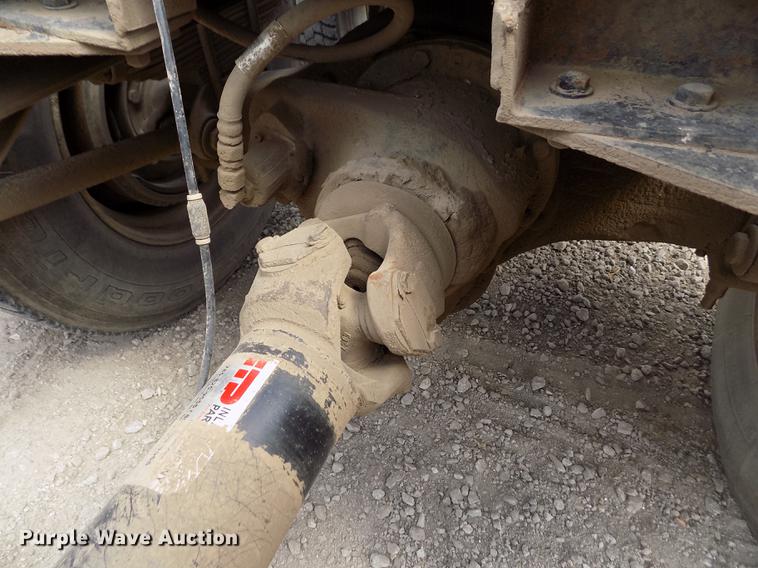 image for item ER9085 1984 Kenworth W900 semi truck