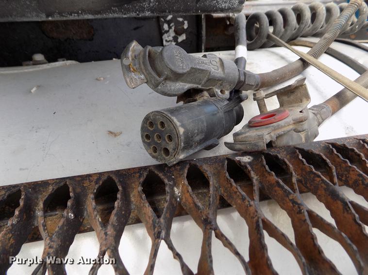 image for item ER9085 1984 Kenworth W900 semi truck